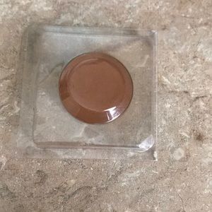Younique moonstruck pressed shadow